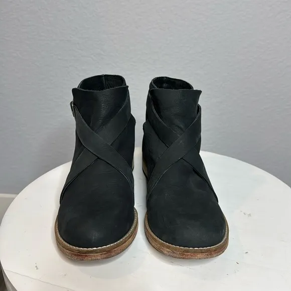 FREE PEOPLE LAS PALMAS DISTRESSED BLACK LEATHER ANKLE BOOTS WITH BUCKLE DETAIL