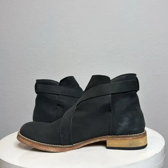 FREE PEOPLE LAS PALMAS DISTRESSED BLACK LEATHER ANKLE BOOTS WITH BUCKLE DETAIL