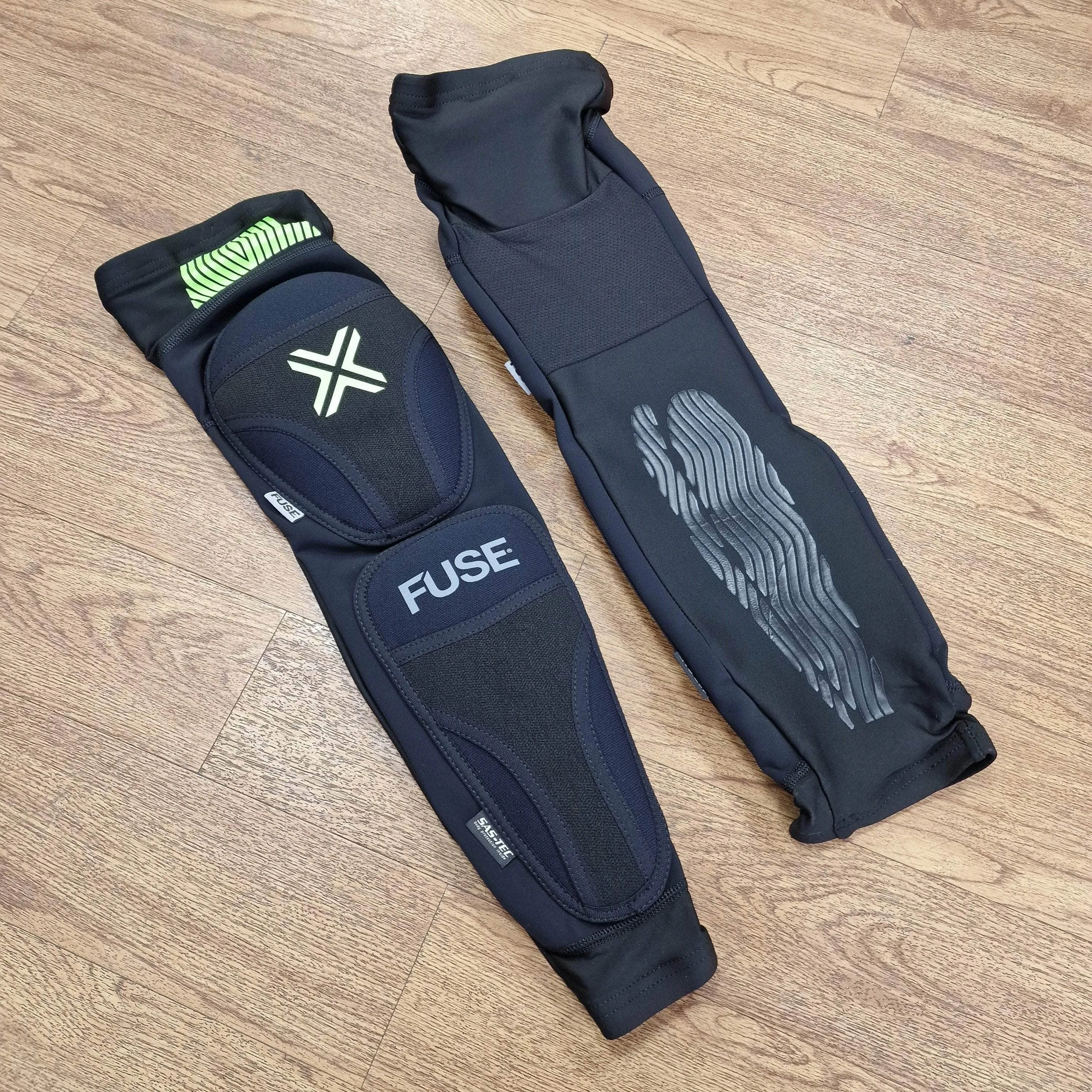 Fuse Omega 100 Knee / Shin Pad Combo