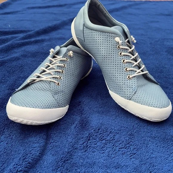 Gelato Teejay Blue Sneaker Women’s Size 38/ 7.5