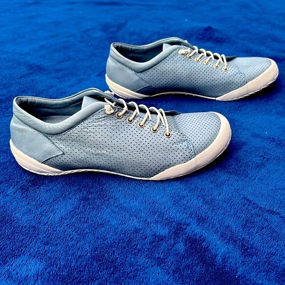 Gelato Teejay Blue Sneaker Women’s Size 38/ 7.5
