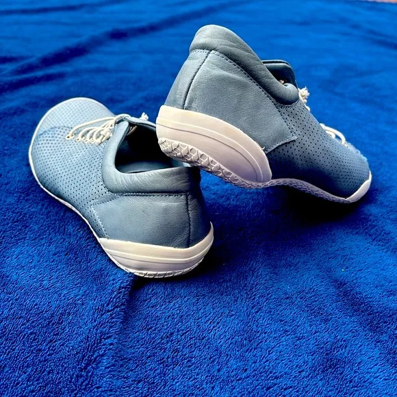 Gelato Teejay Blue Sneaker Women’s Size 38/ 7.5
