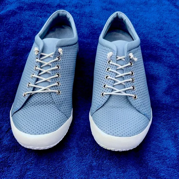 Gelato Teejay Blue Sneaker Women’s Size 38/ 7.5