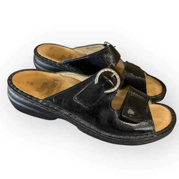H5-19 Finn Comfort Patent Leather Sandals