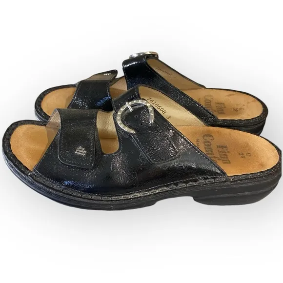 H5-19 Finn Comfort Patent Leather Sandals