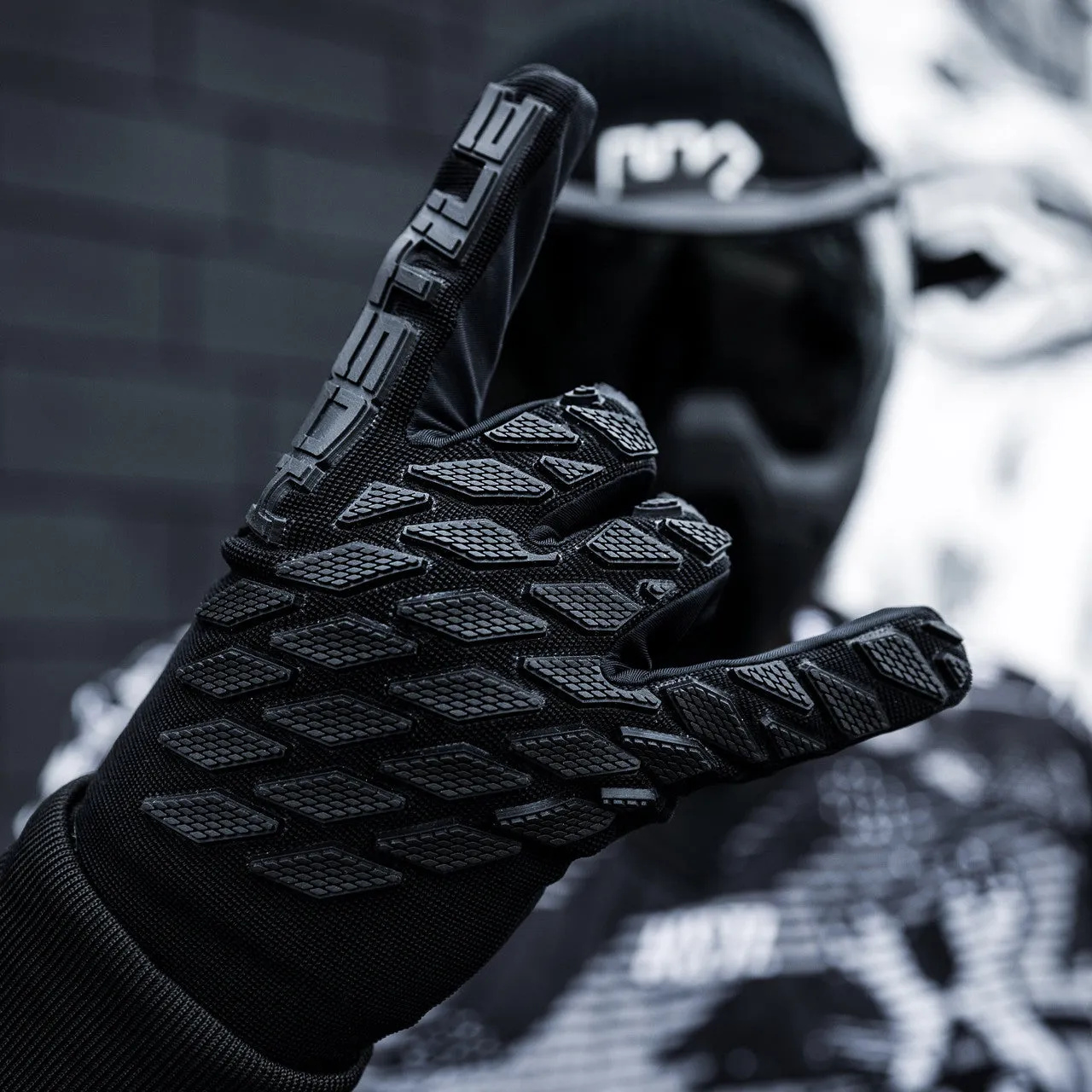 Hostile Armored Gloves - Shadow