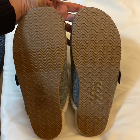 J.Crew Cream Fleece Slippers