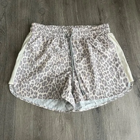 Johnny Was Calme White Grey Leopard Print Elastic Waist Running Shorts X-Small