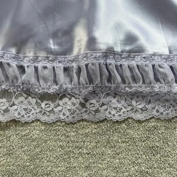 Jones New York Stunning Lavender Long Slip