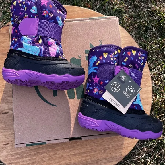 Kamik Snowbug 6 Little Kids SZ 5 Purple and Black Winter Boots Unicorn Pattern