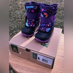 Kamik Snowbug 6 Little Kids SZ 5 Purple and Black Winter Boots Unicorn Pattern