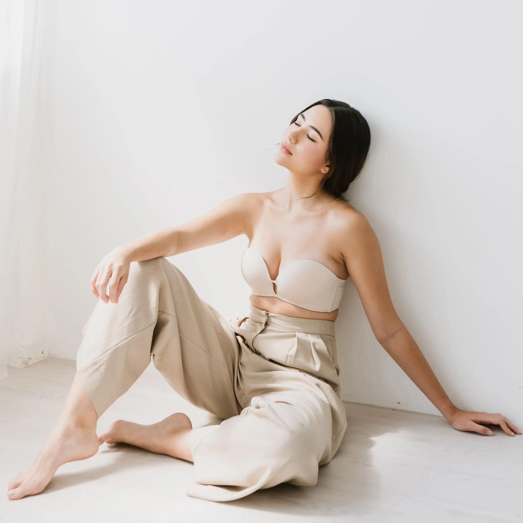 LIFT IT UP! V2.0 100% Non-Slip Super Push Up Strapless Wireless Bra in Beige Nude
