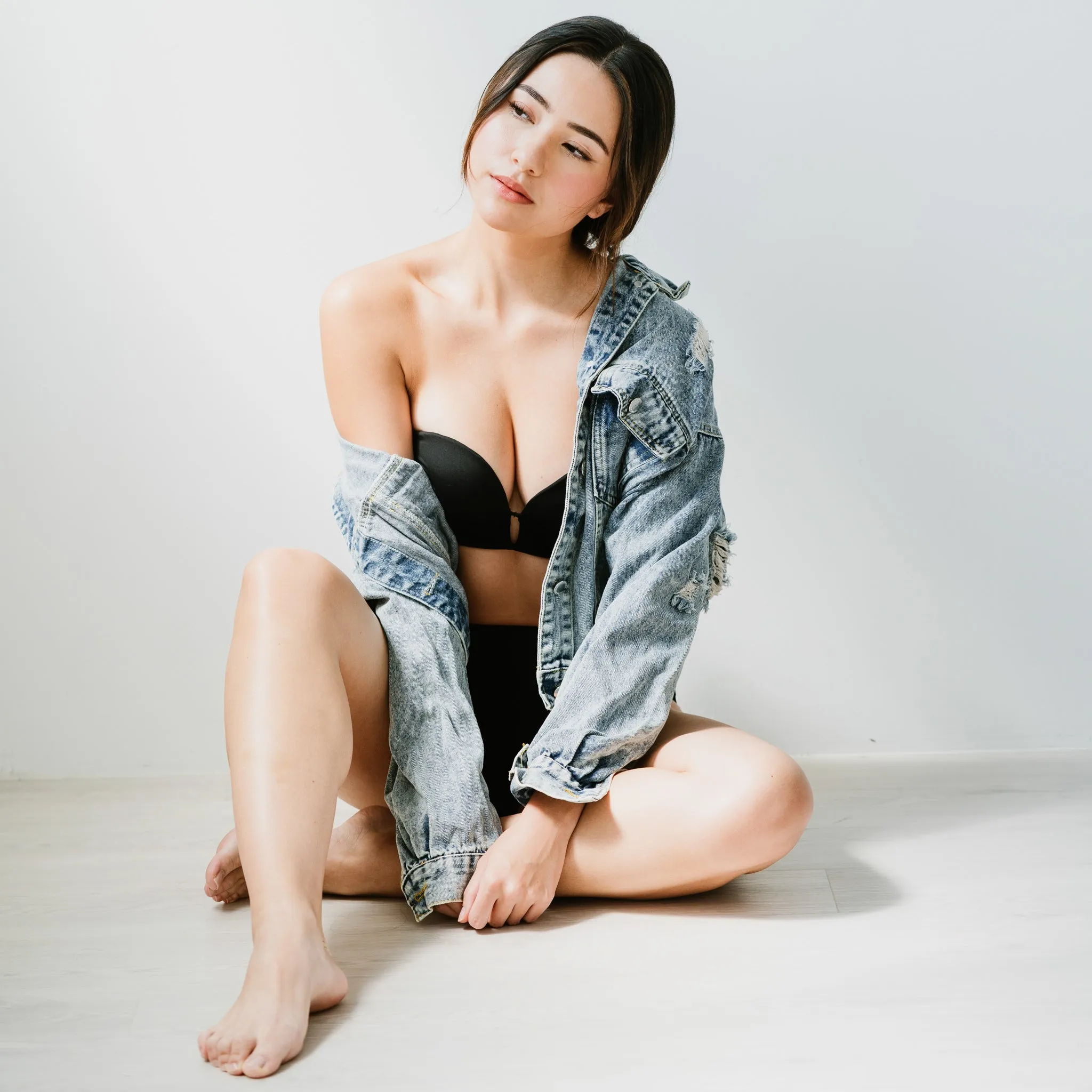 LIFT IT UP! V2.0 100% Non-Slip Super Push Up Strapless Wireless Bra in Black