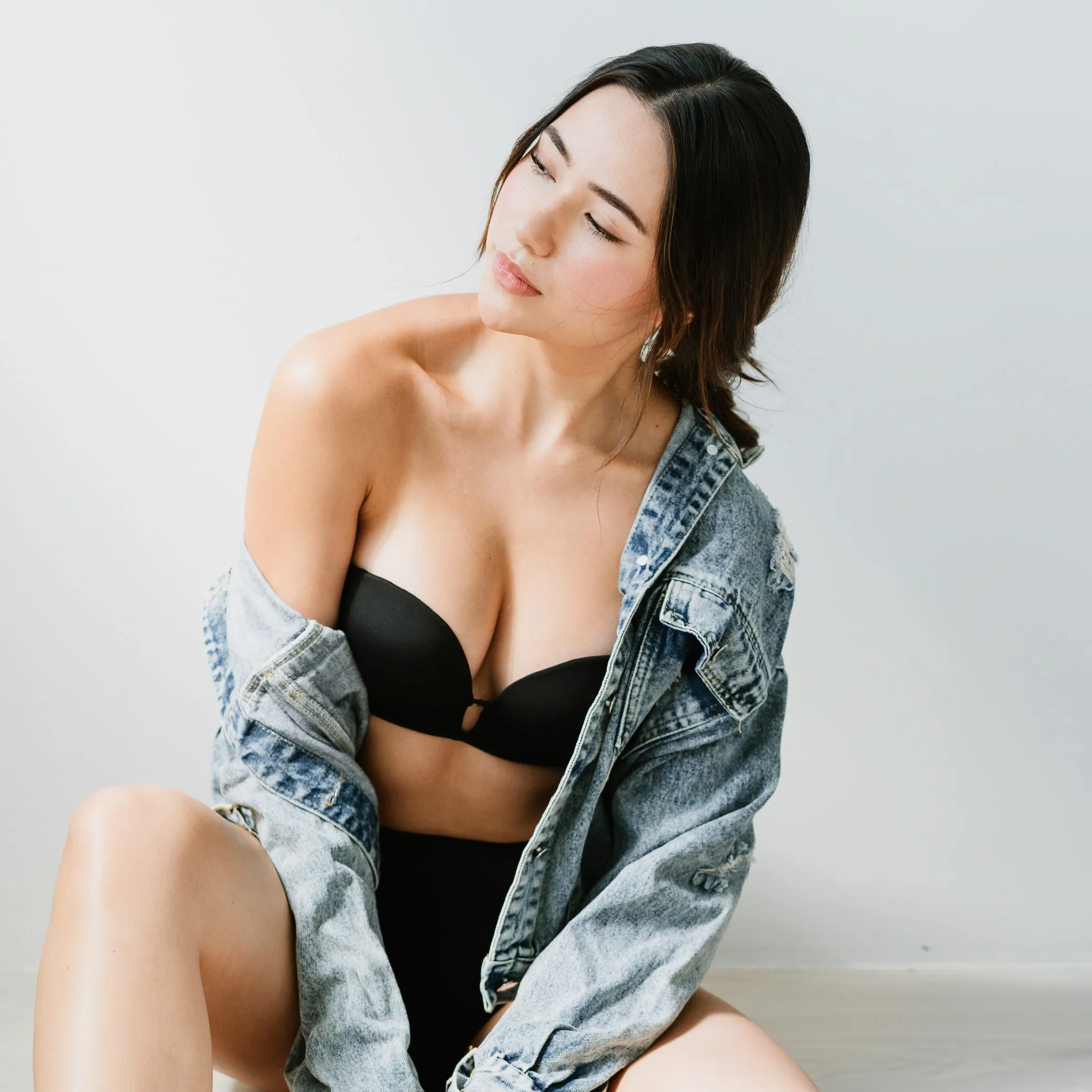 LIFT IT UP! V2.0 100% Non-Slip Super Push Up Strapless Wireless Bra in Black