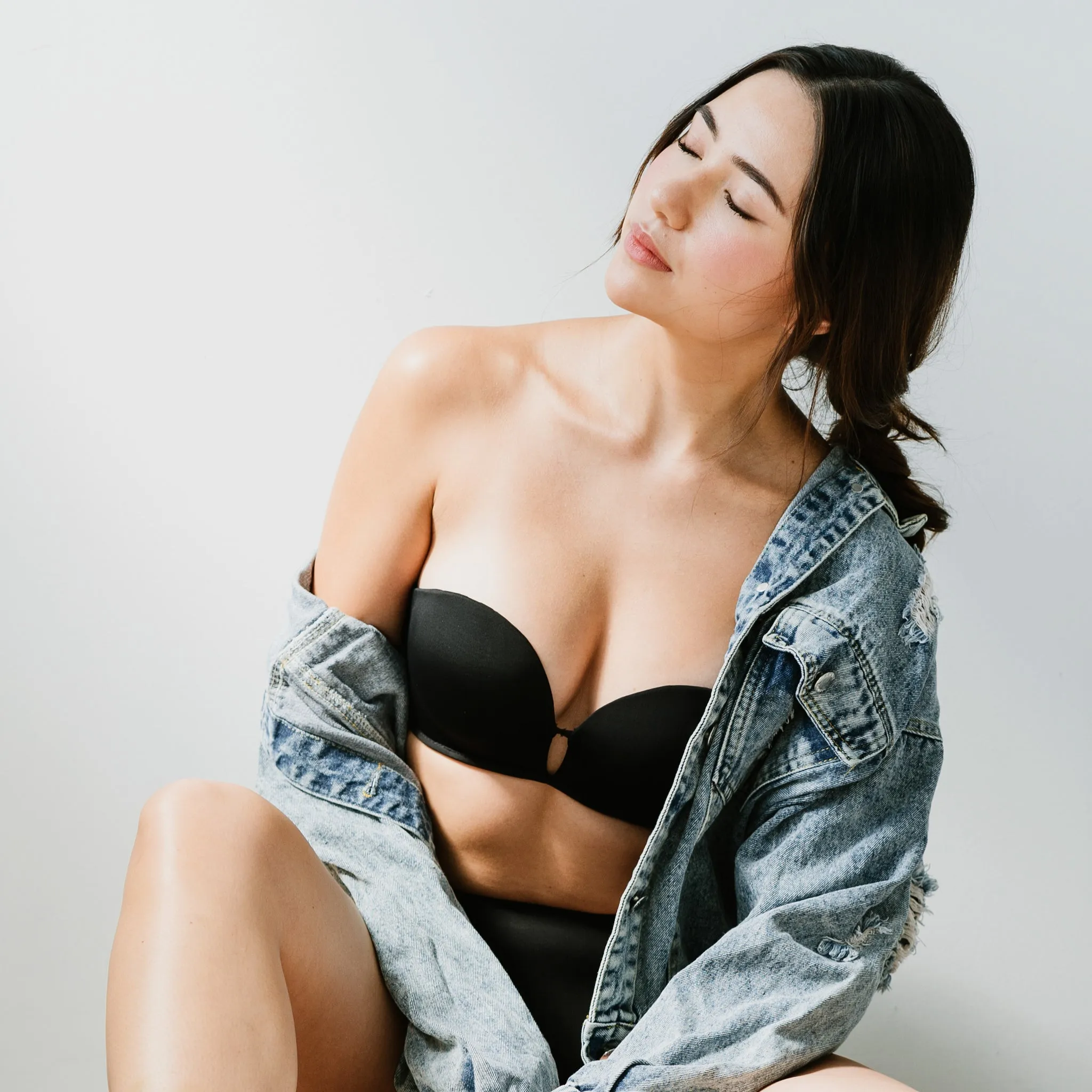 LIFT IT UP! V2.0 100% Non-Slip Super Push Up Strapless Wireless Bra in Black