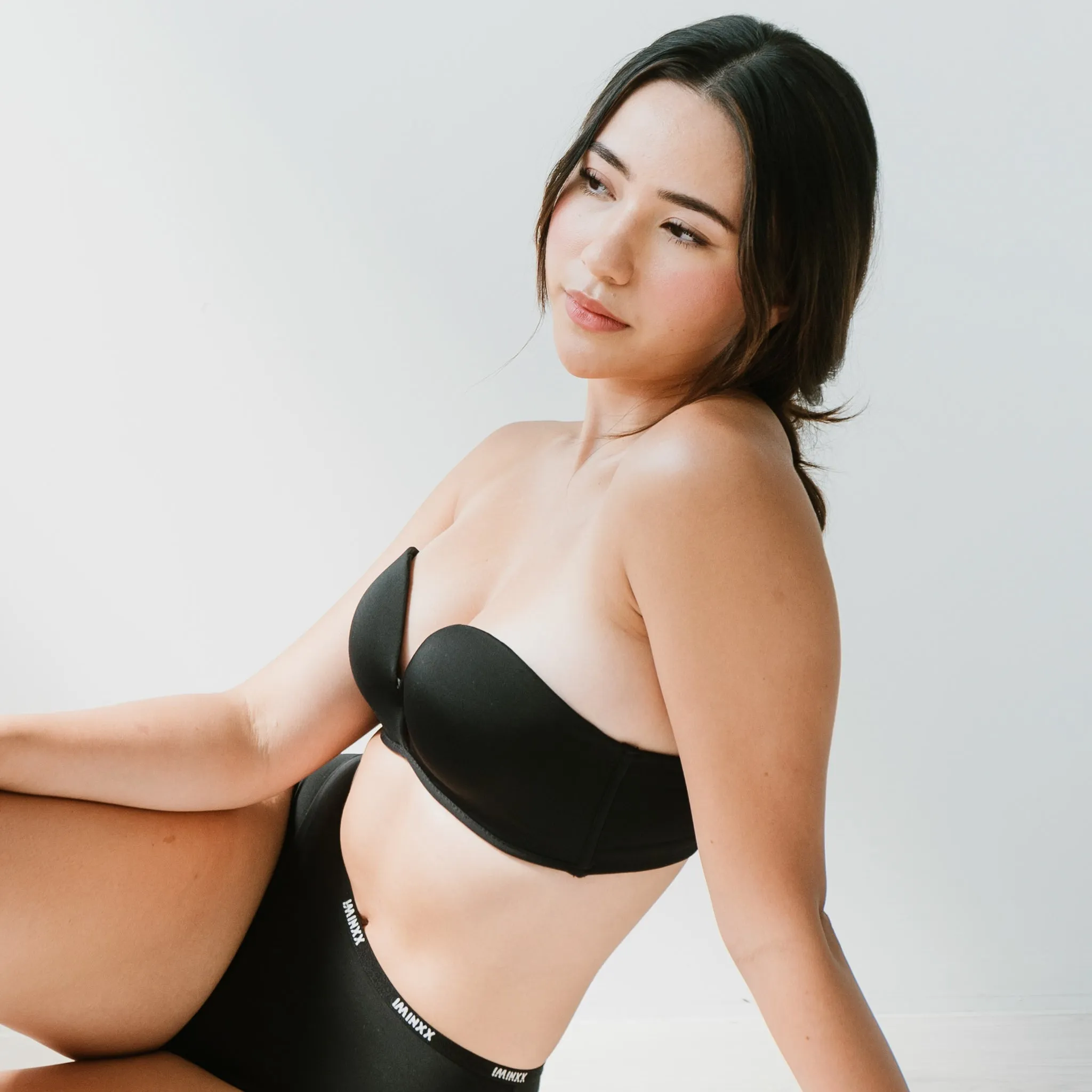 LIFT IT UP! V2.0 100% Non-Slip Super Push Up Strapless Wireless Bra in Black