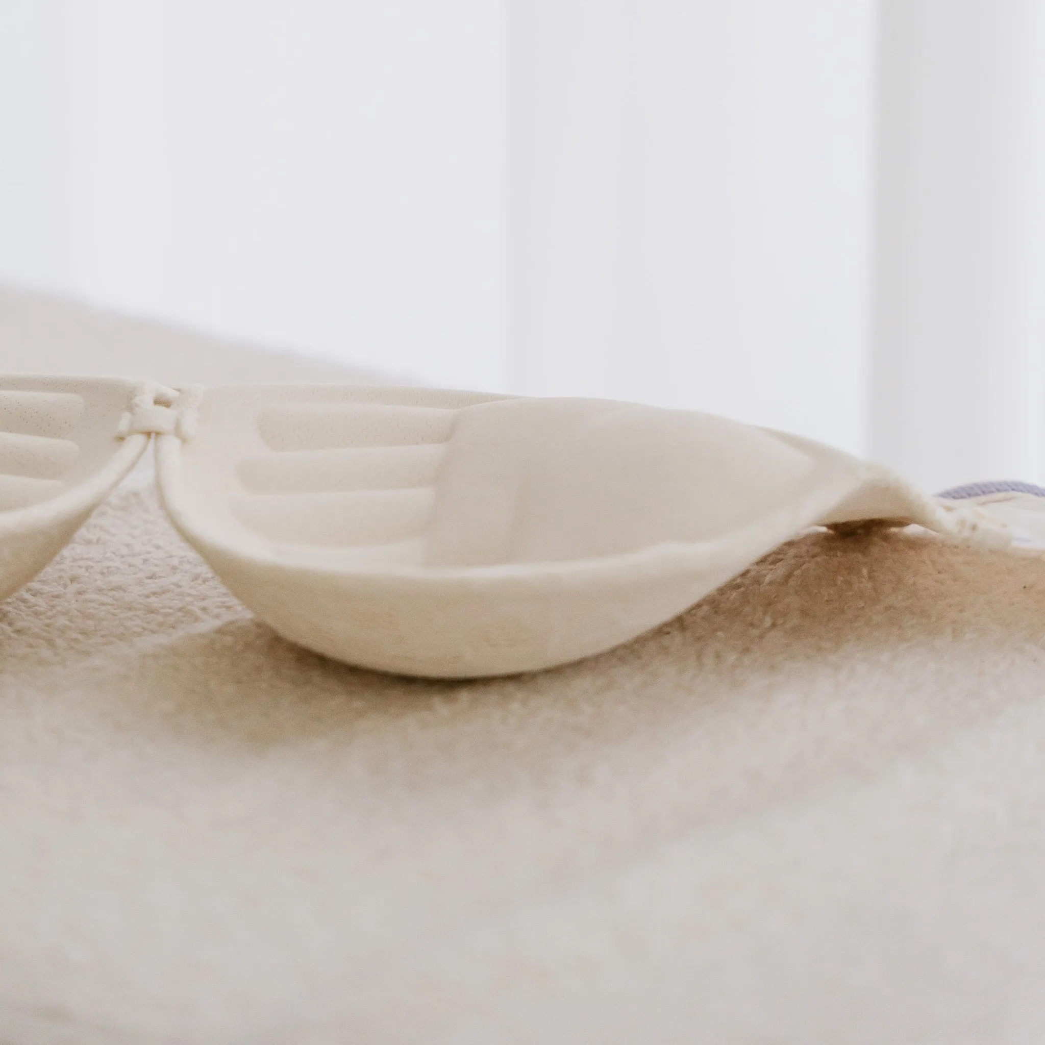 Lift It Up! V2.0 Lace 100% Non-Slip Super Push Up Strapless Wireless Bra in Soft Ivory