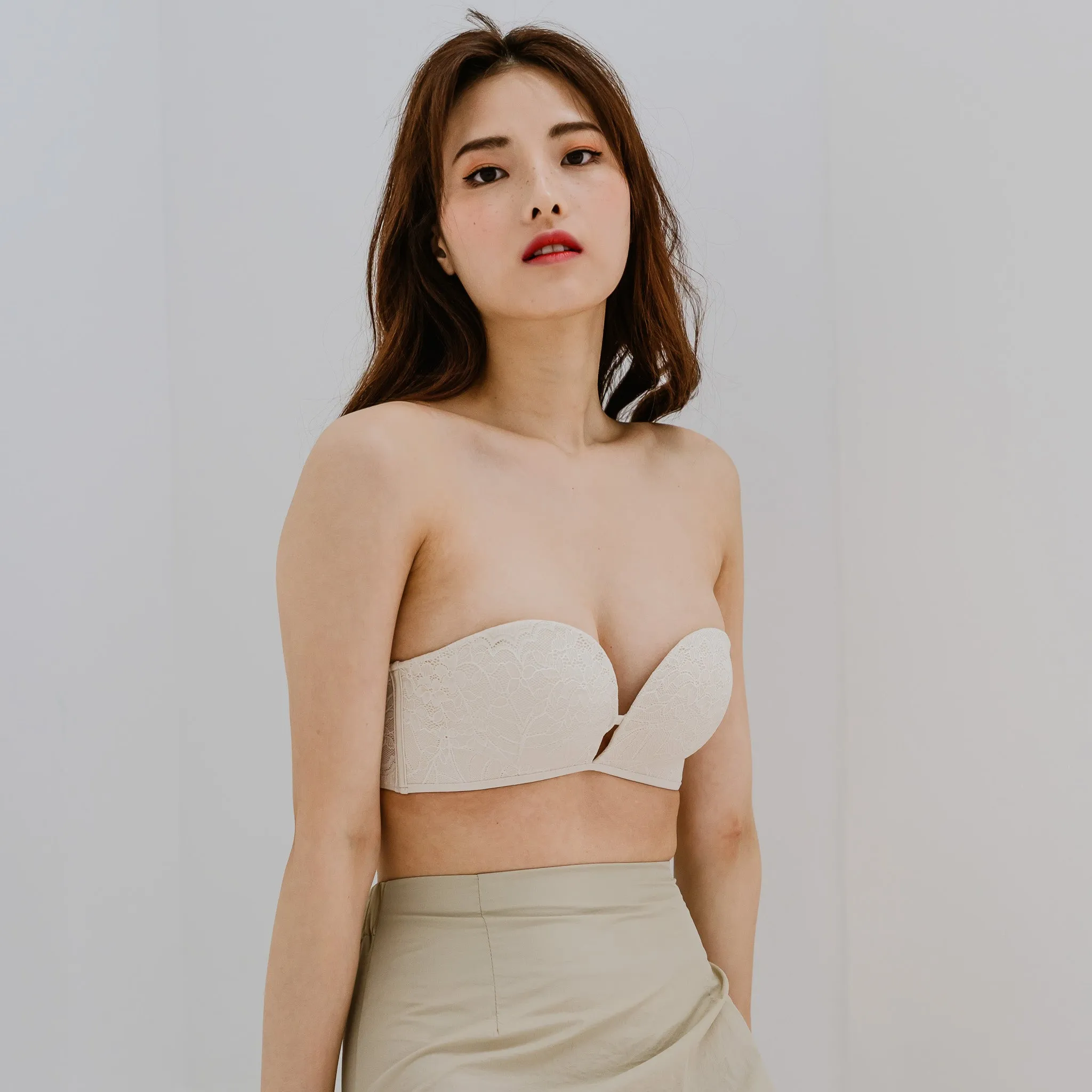 Lift It Up! V2.0 Lace 100% Non-Slip Super Push Up Strapless Wireless Bra in Soft Ivory