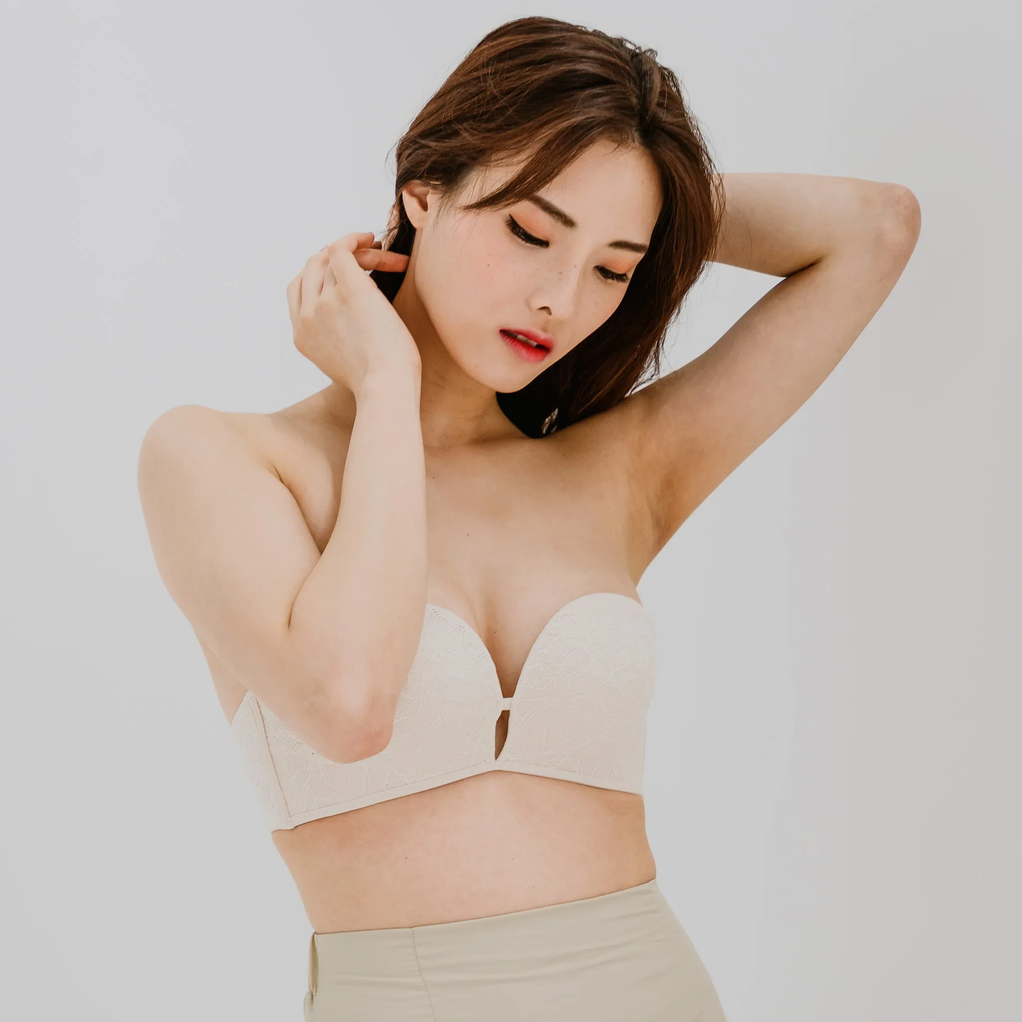 Lift It Up! V2.0 Lace 100% Non-Slip Super Push Up Strapless Wireless Bra in Soft Ivory
