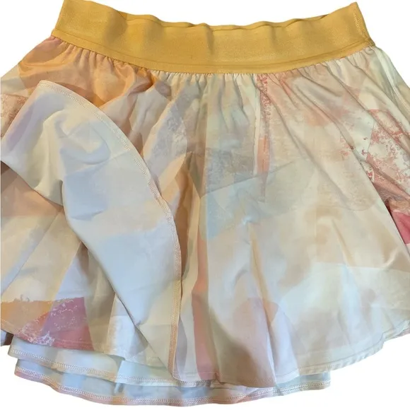 Lululemon court rival skirt, built in short &amp; pockets,Peach, White, Pink,size 8