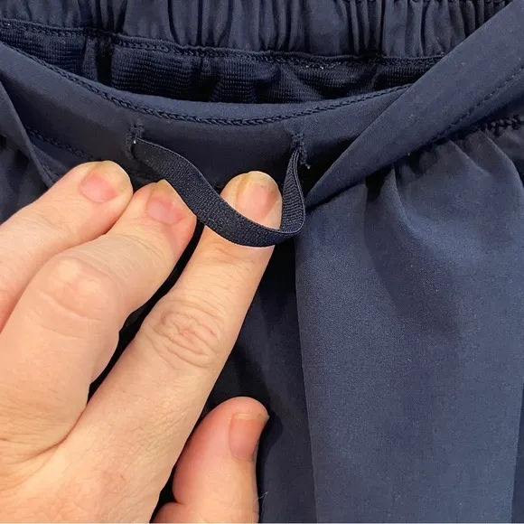 Lululemon navy blue size 8 running shorts elastic waist reflective accents