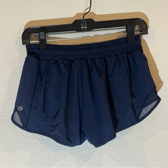 Lululemon navy blue size 8 running shorts elastic waist reflective accents