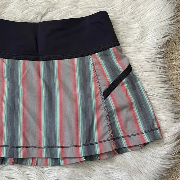 {Lululemon} Run Reflection Skirt Skort in Alarming Ombre Stripe - Womens 2