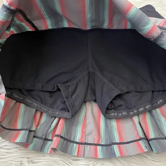 {Lululemon} Run Reflection Skirt Skort in Alarming Ombre Stripe - Womens 2