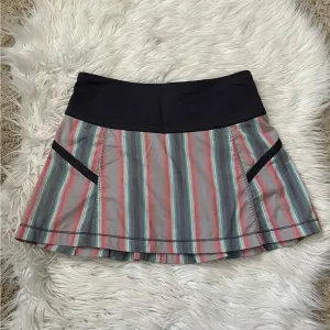 {Lululemon} Run Reflection Skirt Skort in Alarming Ombre Stripe - Womens 2