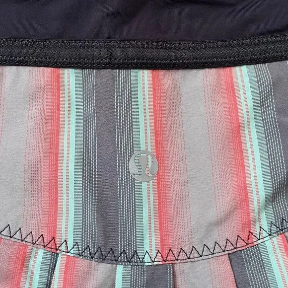 {Lululemon} Run Reflection Skirt Skort in Alarming Ombre Stripe - Womens 2