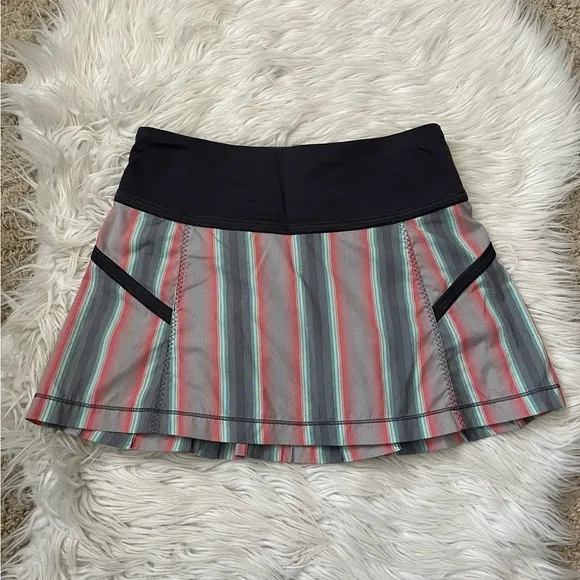 {Lululemon} Run Reflection Skirt Skort in Alarming Ombre Stripe - Womens 2