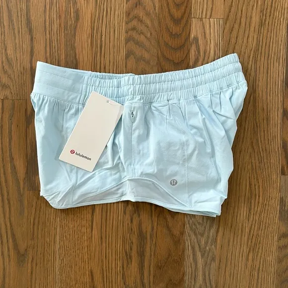 Lululemon Shorts Hotty Hot sz 10 Women’s Low Rise Lined 2.5&quot; Powder Blue Running