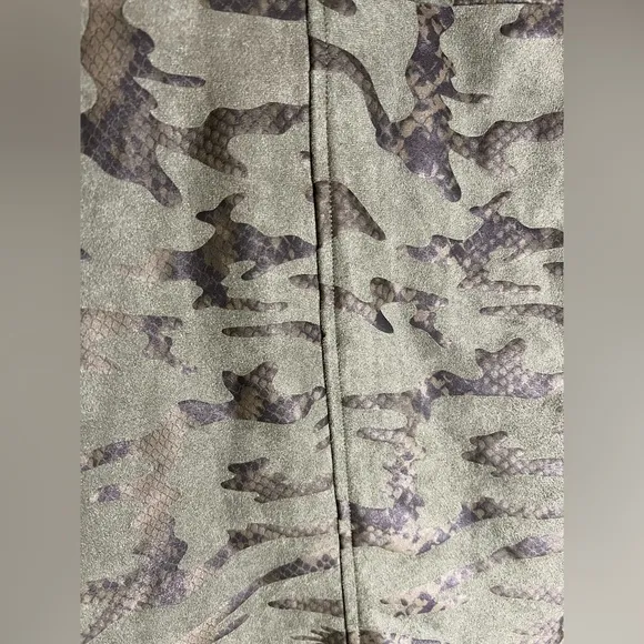 Lysse NY Green Camo Moto Jacket Faux Suede Medium EUC
