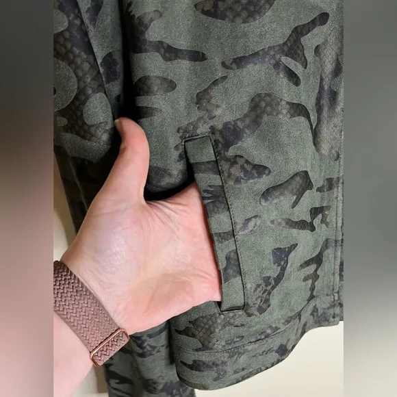 Lysse NY Green Camo Moto Jacket Faux Suede Medium EUC