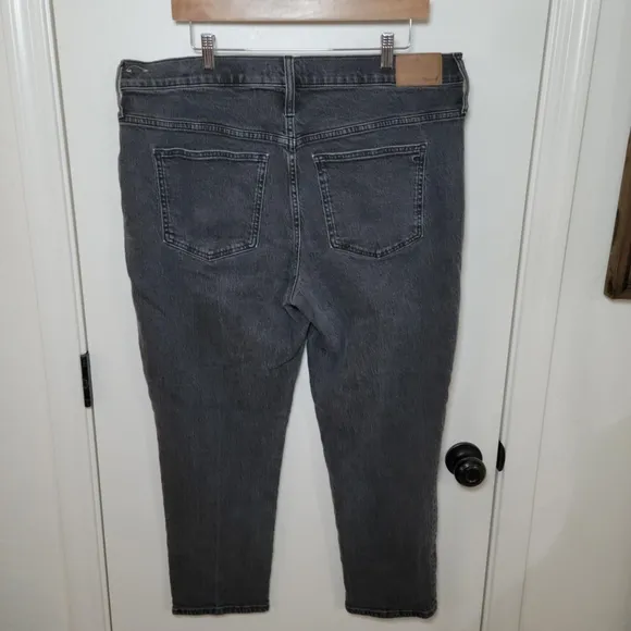 Madewell Black Perfect Vintage Distressed Straight High Rise Jeans Size 33