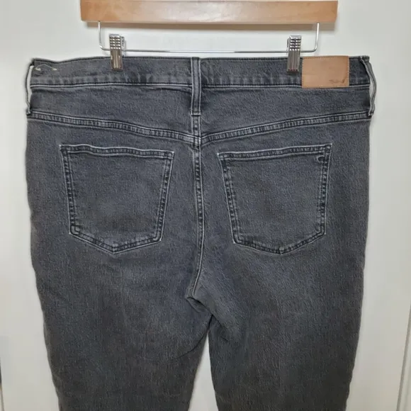 Madewell Black Perfect Vintage Distressed Straight High Rise Jeans Size 33
