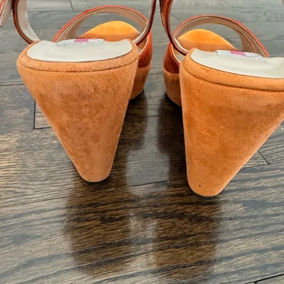 MAURI DONNA ORANGE ALLIGATOR PLATFORM OPEN TOE WEDGE SANDAL-SIZE 8