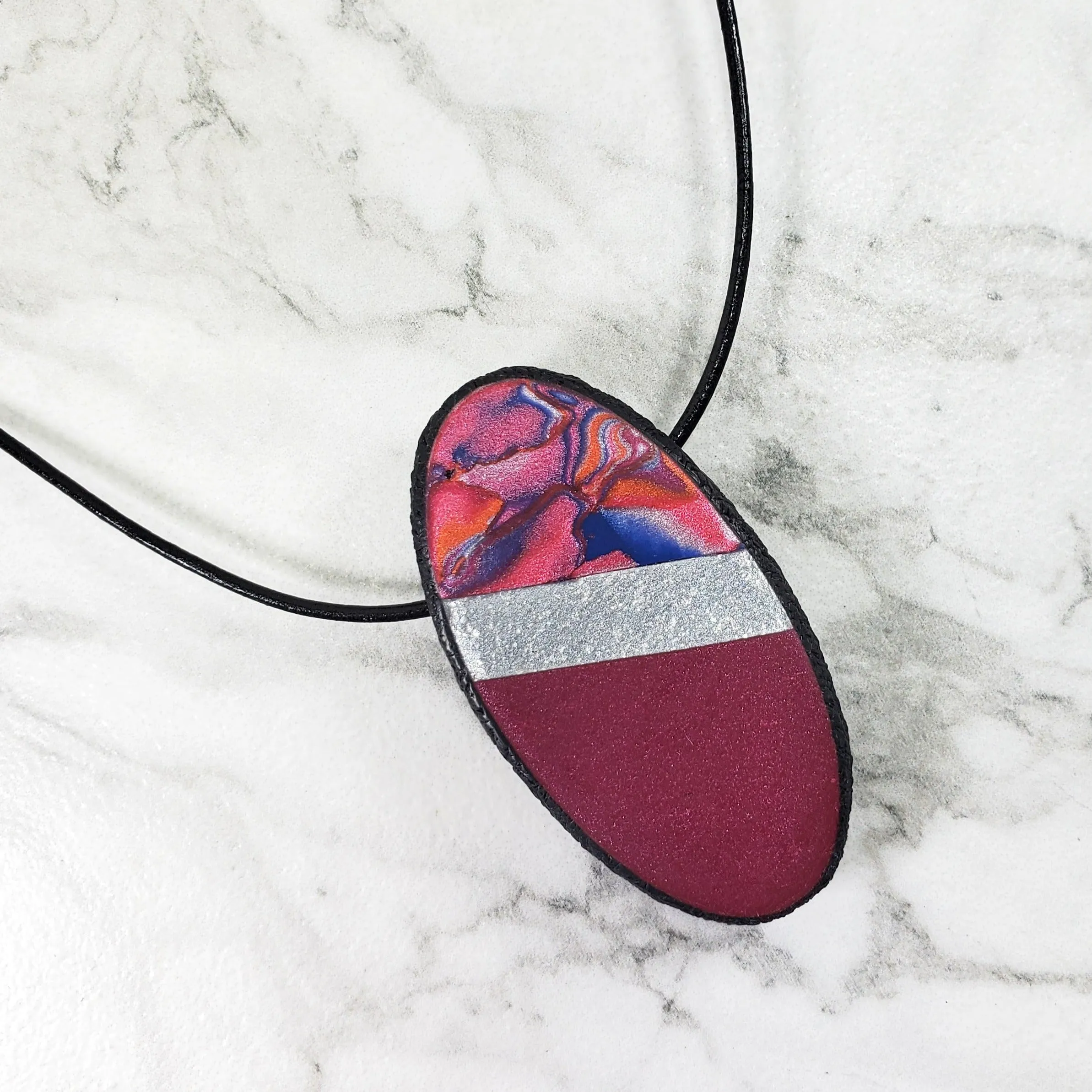Medium Oval Pendant - Marbled - Viva Magenta