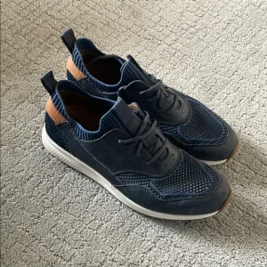 Men's Navy and Brown Casual Sneakers