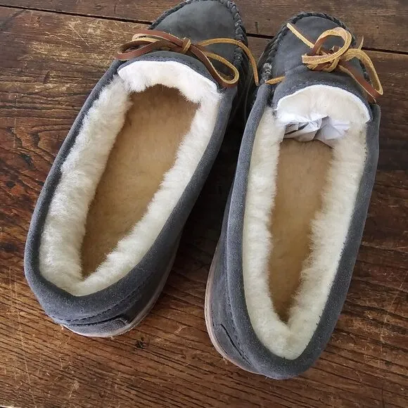 Minnetonka Womens Sheepskin Hardsole Moccasin Slippers Gray Size 9