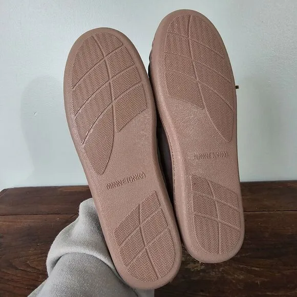 Minnetonka Womens Sheepskin Hardsole Moccasin Slippers Gray Size 9