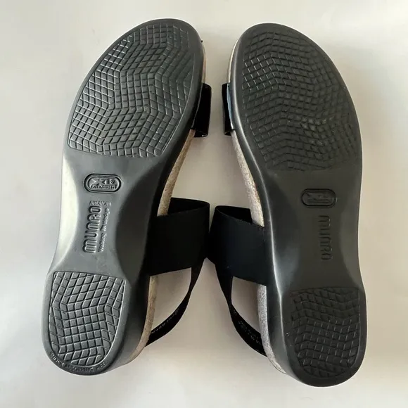 Munro American Pisces Black Patent leather comfort sandals 9