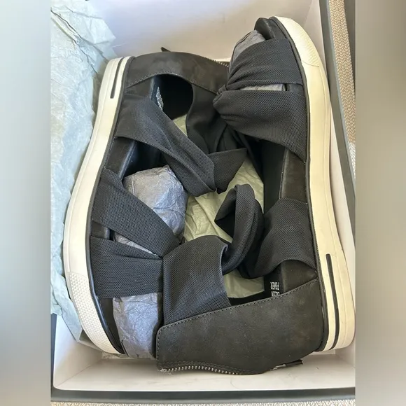 New Eileen Fisher Zanya Stretch Mash Sandal. Size 10, Color Black