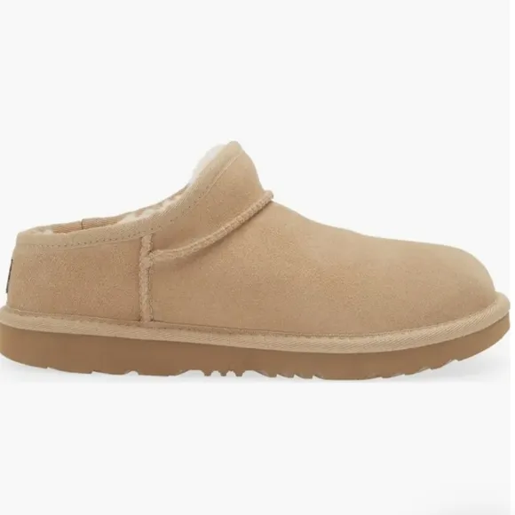 New UGG Tan Suede Slippers