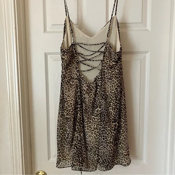 *NEW* URBAN OUTFITTERS UO Cheetah Print Callie Chiffon Mini Slip Dress L NWOT