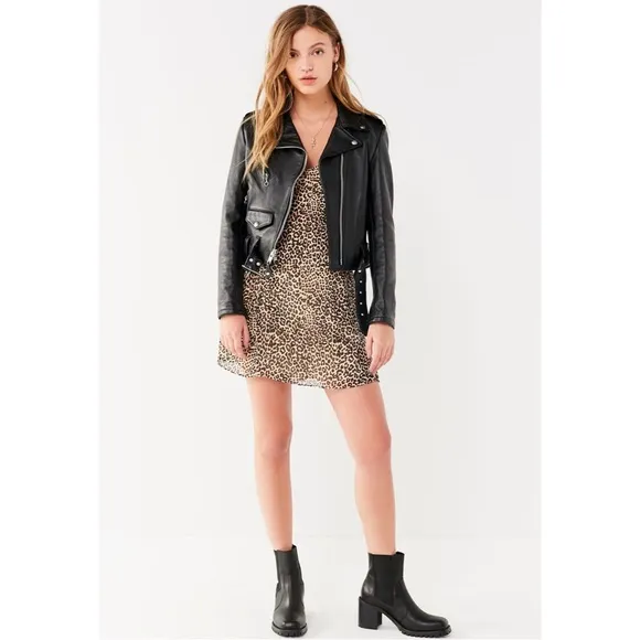 *NEW* URBAN OUTFITTERS UO Cheetah Print Callie Chiffon Mini Slip Dress L NWOT