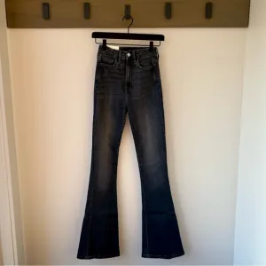 New with tags 7 For All Mankind Ultra High-Rise Skinny Boot Jeans - Black - 24