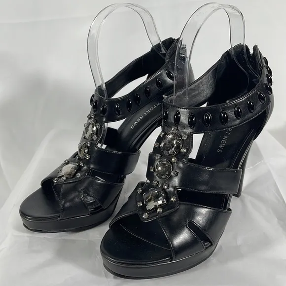 Newport News Bedazzled Jewels Size 8