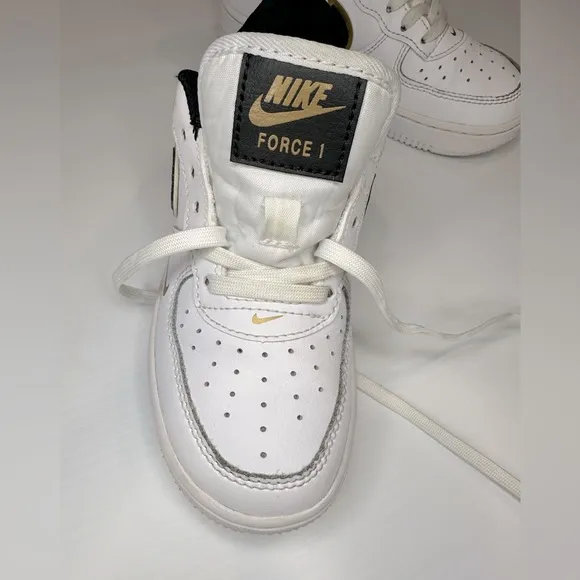 Nike Air Force 1 LV8 (GS) 12C Boys/Girls White/Black-Metal Gold