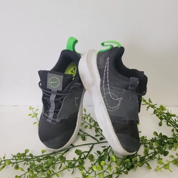 Nike Crater Impact toddler  boys size 9 black sneakers
